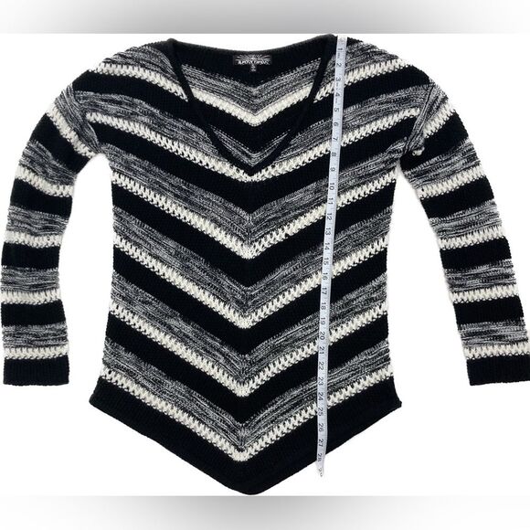 ALMOST FAMOUS Womens Size M BLACK & GRAY V Pattern V-Neck SWEATER SZ XL V Neck - Picture 7 of 12